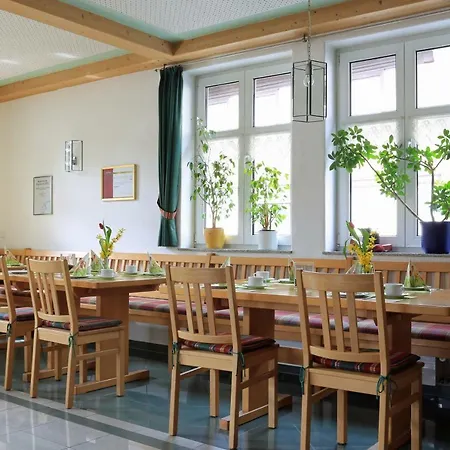 Weinstube Schwalbennest * Karlstadt