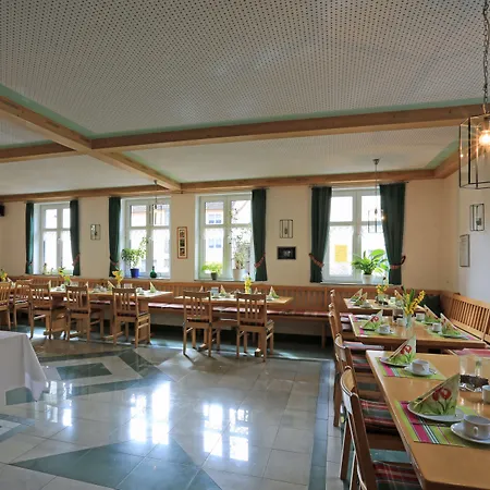 Weinstube Schwalbennest Konukevi