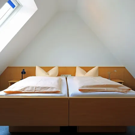 Weinstube Schwalbennest Pensionat 3*